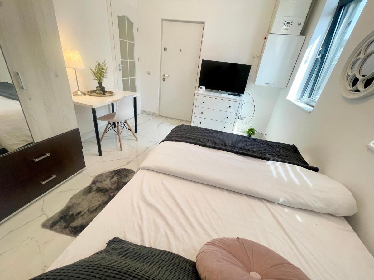 Cozy Central Studio Near Park บูคาเรสต์ ภายนอก รูปภาพ