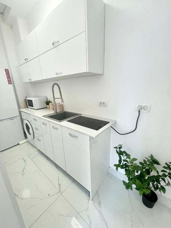 Cozy Central Studio Near Park บูคาเรสต์ ภายนอก รูปภาพ