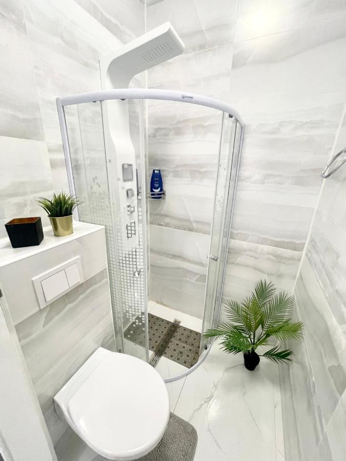 Cozy Central Studio Near Park บูคาเรสต์ ภายนอก รูปภาพ